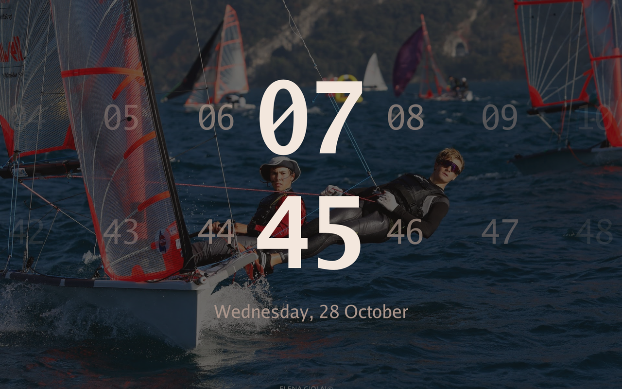 Reel clock face on the native dashboard